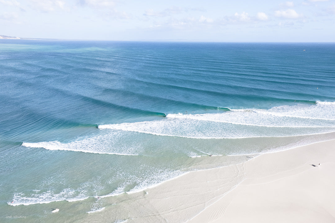 Perfect waves at Double Island Point - Sunshine Coast Photography
